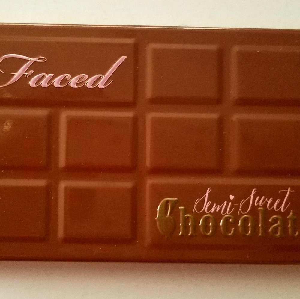 Too Faced Chocolate Bar Semi-sweet Palette